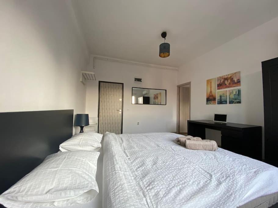 Gorgeous Apartment Near Old Town Bucharest Luaran gambar